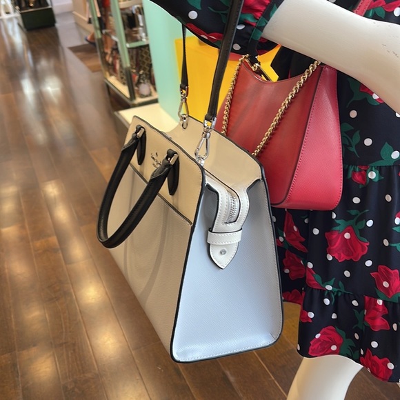 Kate Spade Madison Colorblock Saffiano Leather Medium Satchel
Platinum Grey
NWT - Picture 14 of 16